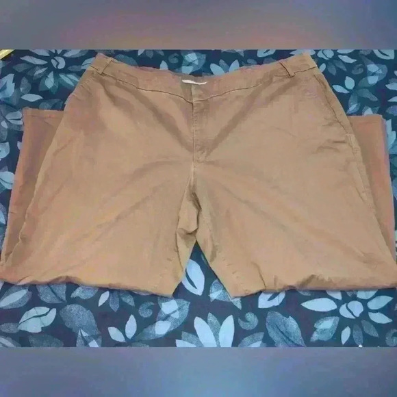 Avenue Stretch size 24 capri pants - Picture 7 of 9